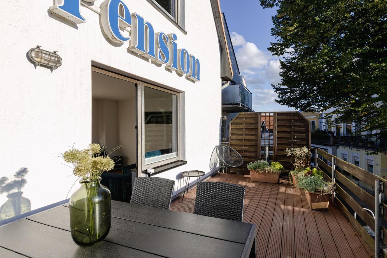 Alex & Rine - Pension Zum Alten Strom Rostock Exterior photo